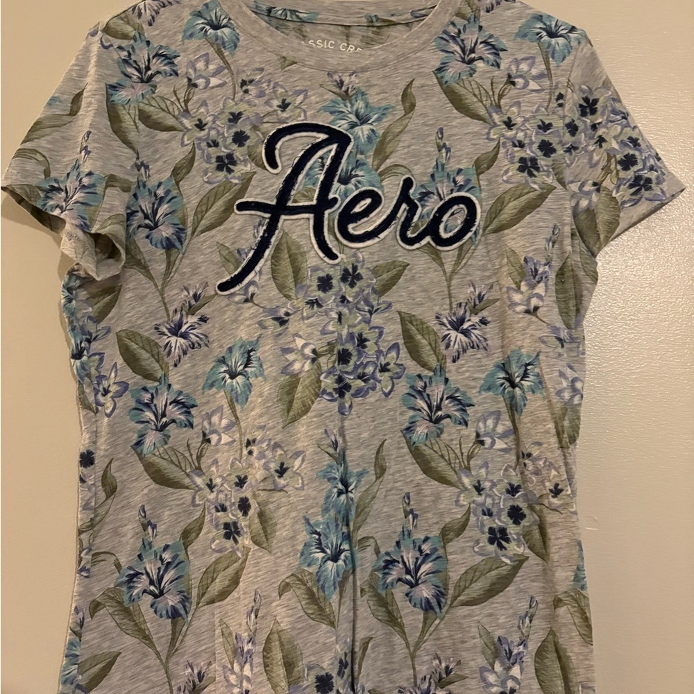 Aeropostale Gray Floral Crew T-Shirt